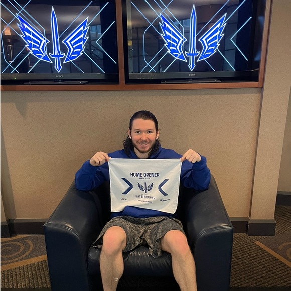 Meet your Posher, Dakota - Picture 1 of 1